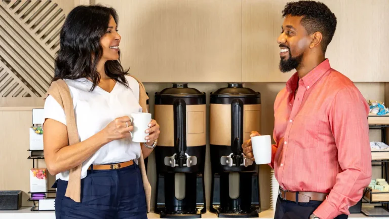 HP P0554 Business Coffee Colleagues Breakfast.16x9 768x432